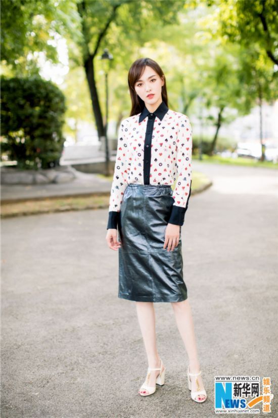 唐嫣米兰时装周优雅时髦 分享时尚心得获赞