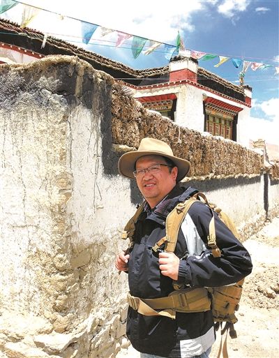 研究生院院长、著名植物学家钟扬教授遭车祸离