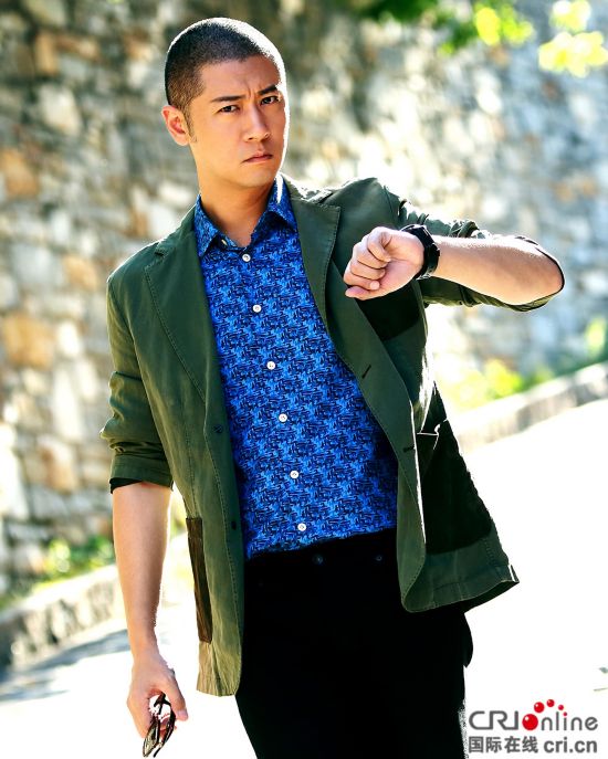 赵大人 任重国外大片曝光 禁欲风尽显熟男本色