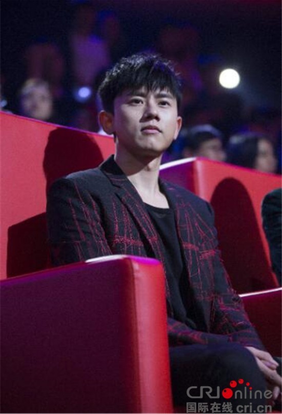 谢娜怀孕 准爸爸张杰《中国新歌声》挑战高难