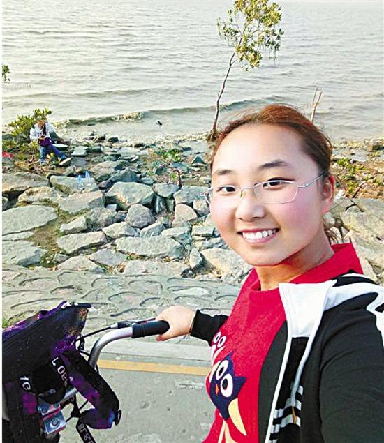 女孩在家上学14年未完成父亲 16岁大学毕业 规