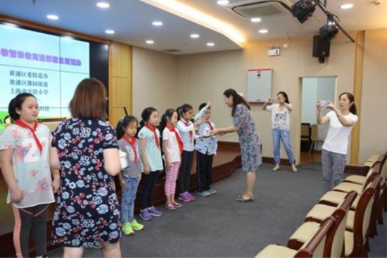 上海黄浦区开展反邪教宣传进校园活动--人民网