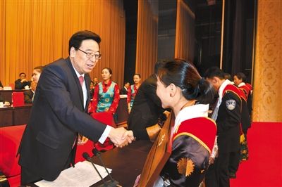 决贯彻习近平总书记民族团结工作重要思想 不