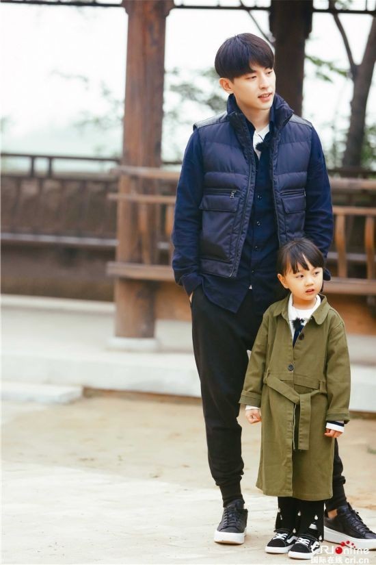 《爸爸去哪儿5》邓伦小山竹被节目组套路 小