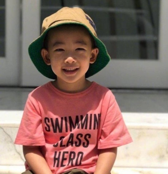 嗯哼大王安吉咘咘多多 明星萌娃真实姓名揭秘