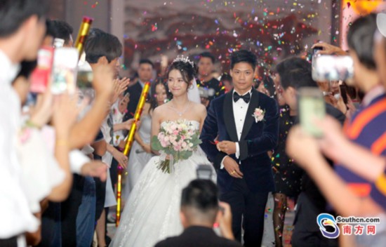 苏炳添v初中初中林艳芳是初中同学相恋12年妻子十大中国校花2015图片