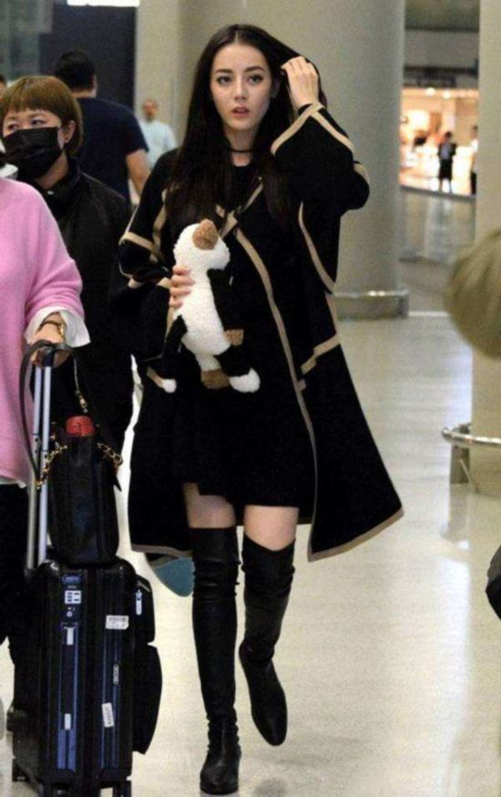 这样穿长靴保暖显瘦还能增高十厘米 杨幂关晓