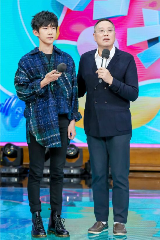 易烊千玺《天天》 寻医问诊 关晓彤学跳健康操