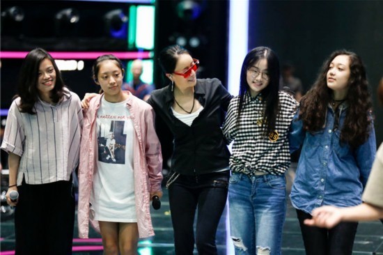 那英将不再参与《中国新歌声》 六年新歌声之