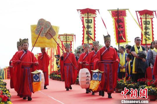 2017海峽兩岸“中華民族敬天祈福”儀式在泰山舉行