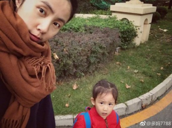 多妹和孙莉自拍嫌弃脸 网友:没吃的还想看多妹笑?--湖北频道--人民网