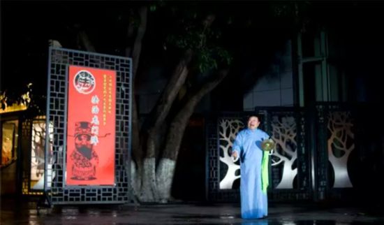 重庆利用广场法制龙门阵讲反邪教故事--人民