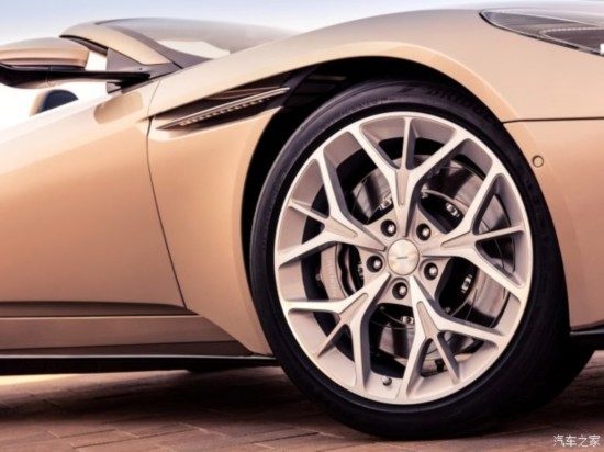 ˹١ ˹١DB11 2018 Volante