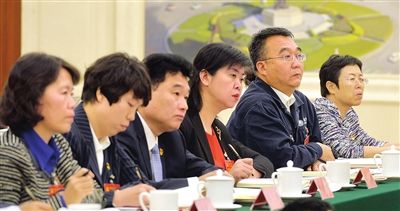 天津代表圍繞黨的建設新要求展開熱議