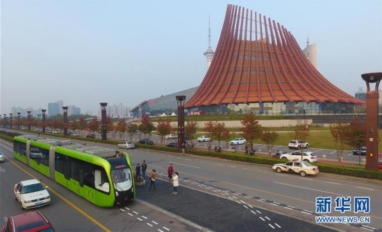 （科技）（1）“智軌”列車實現上路運行