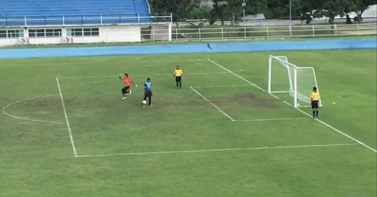 泰国球赛点球大战发生神反转 守门员险被气哭