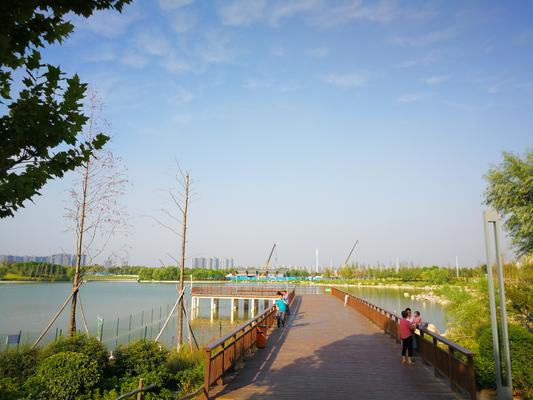 湖(上)】郑州"西湖"成西郊市民新宠 水域面积相当于一个紫荆山公园