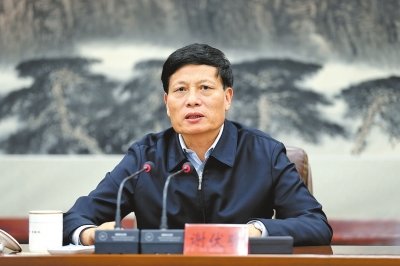 谢伏瞻:沿著习近平新时代中国特色社会主义思