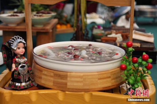 贵州举行大美黔菜展示品鉴推广活动 百余道贵