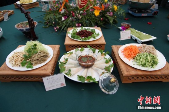 贵州举行大美黔菜展示品鉴推广活动 百余道贵