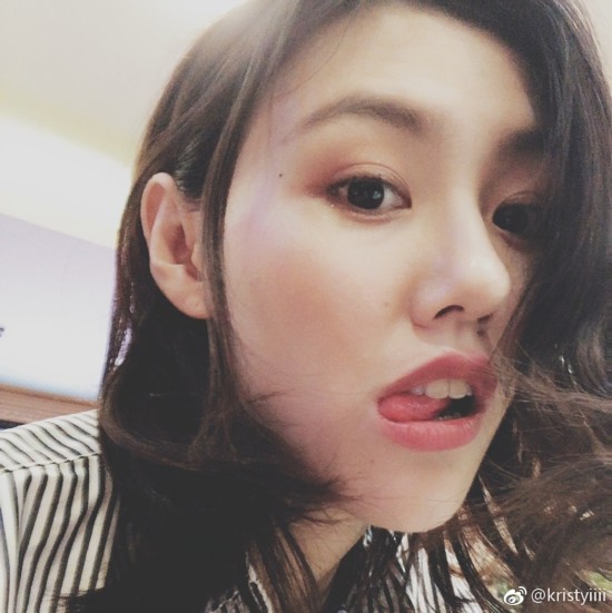美女床上刘湘晒身材笑容清纯美女高挑似郑爽游戏脱自拍泳坛在图片
