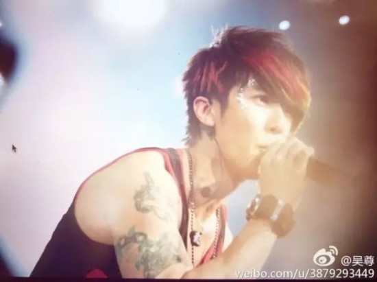 《爸爸5》妈妈团现身 吴尊老婆首露面全程戴口