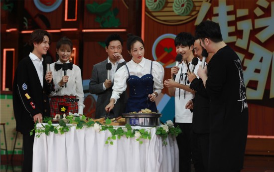 《天天向上》今晚将播吃货韩雪:吃面必吃醋