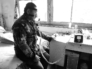 父母病倒女孩挑起家庭重担 孝心感动千里之外