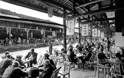 致敬经典激活市场四川人艺打造川味《茶馆》