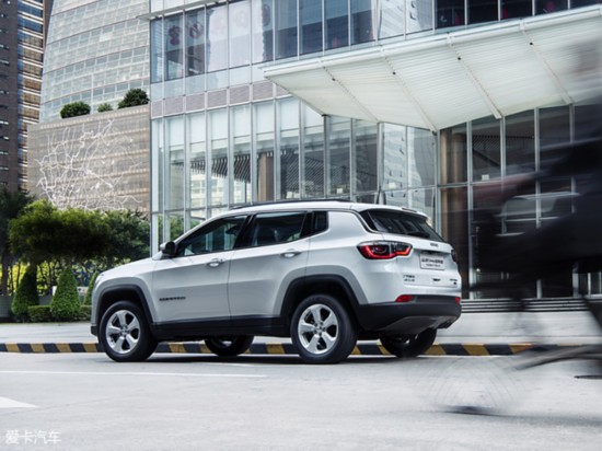 Jeepָ