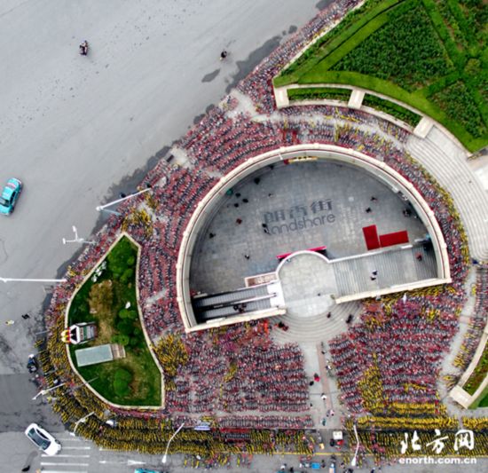 飞瞰天津:共享单车来到身边一年了 你怎么看?