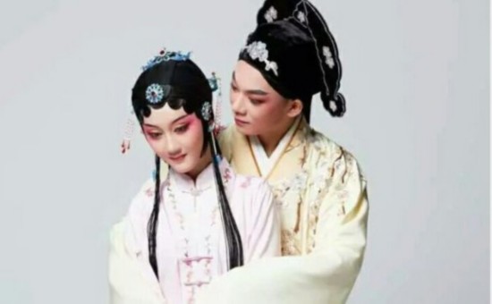 中韩日戏剧节在杭开幕 少男少女如何演绎梦幻