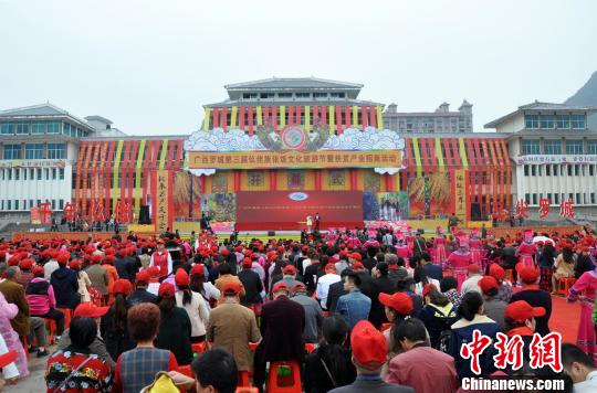 广西总人口约为多少_广西苍梧5.4级地震 护士抱婴儿避震