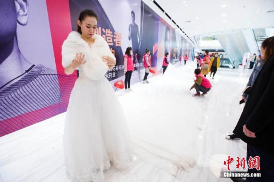 百米婚纱_婚纱情侣头像