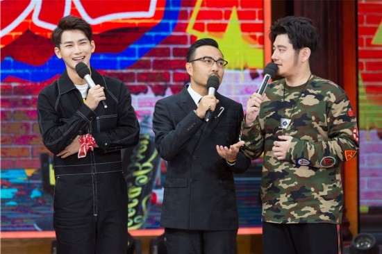 《天天向上》毛不易惊艳开嗓 熊梓淇为青春发