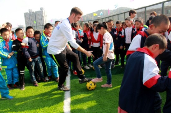 毕节一小与德国贵州商会共建足球特色学校