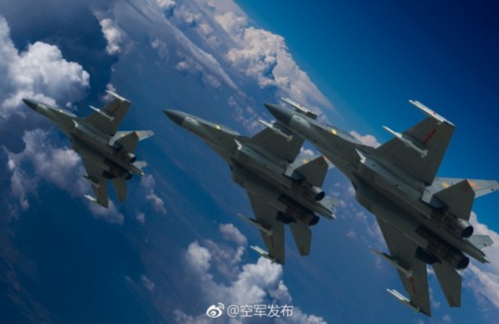 空军歼-20、运-20已开展编队训练