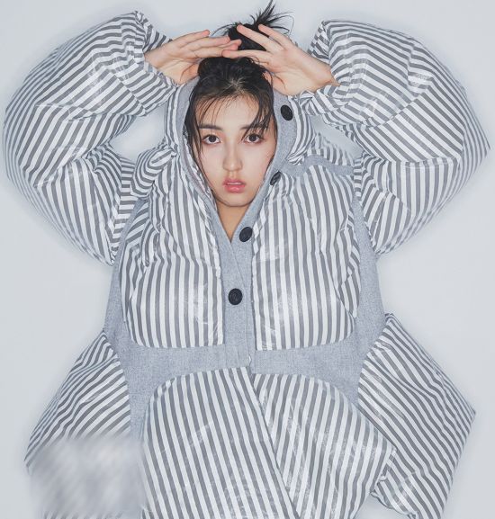 双面少女初长成 张子枫反差写真chic感十足