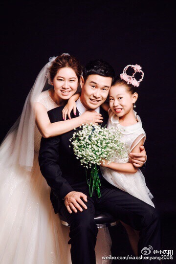 小沈阳晒16岁证件照和女儿长得一模一样