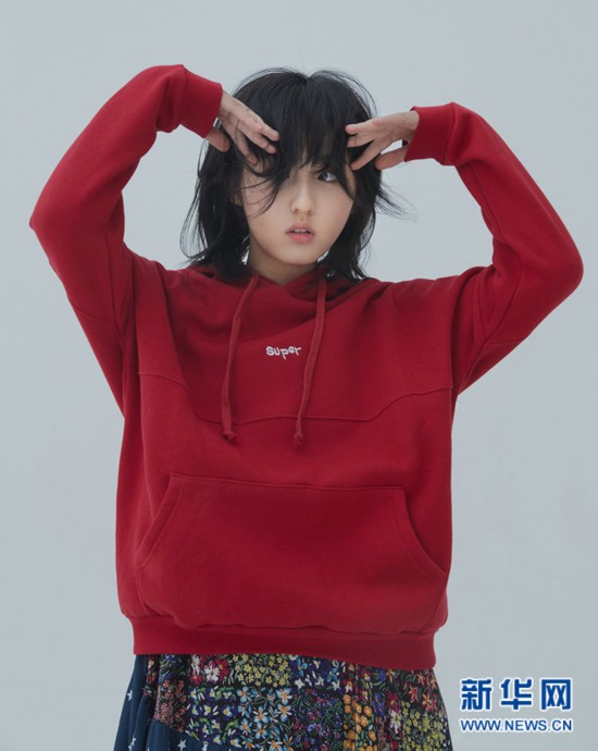 双面少女初长成 张子枫反差写真chic感十足