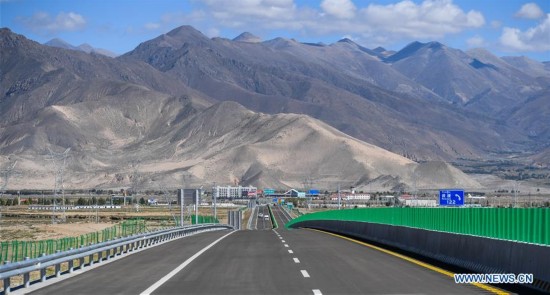 CHINA-LHASA-HIGHWAY (CN)