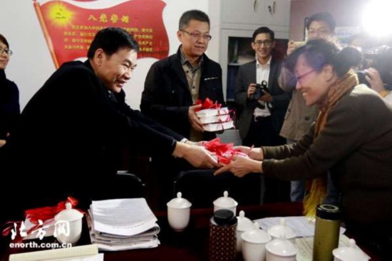 天津出版发行小分队送十九大学习读物进基层