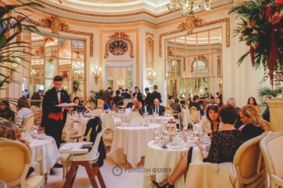 沙发现在流行这么摆,不知道就out了