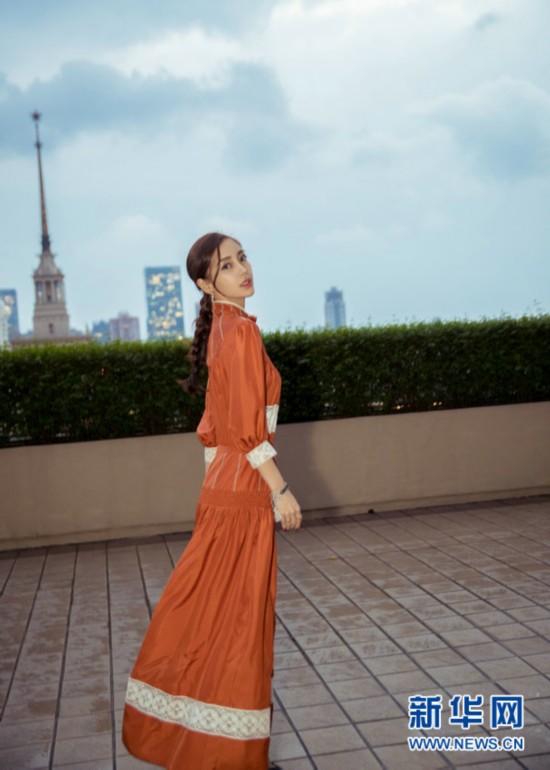 Angelababy初冬写真 尽显职场优雅女人味