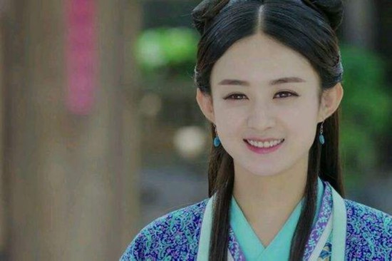 热巴赵丽颖古装发型连撞 你更喜欢谁的造型?