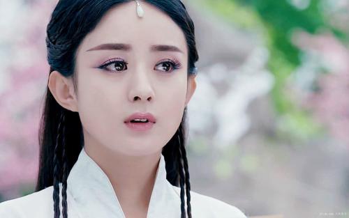 热巴赵丽颖古装发型四连撞 你更喜欢谁的造型