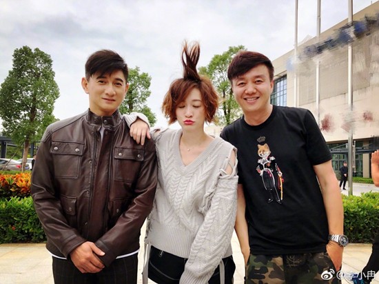 神发型?李小冉新剧开工忙 频晒自黑照心情好