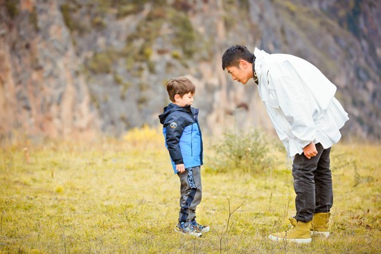 《爸爸5》嗯哼爆发惊人意志力 杜江教育观获赞