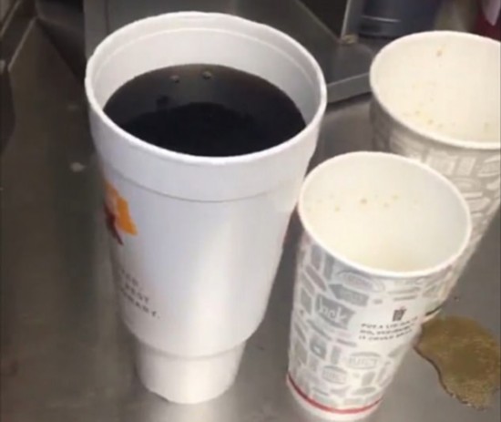 美快餐店员爆料饮料杯秘密引发热议--陕西频