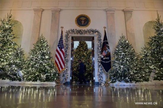 U.S.-WASHINGTON D.C.-WHITE HOUSE-HOLIDAY DECORATION